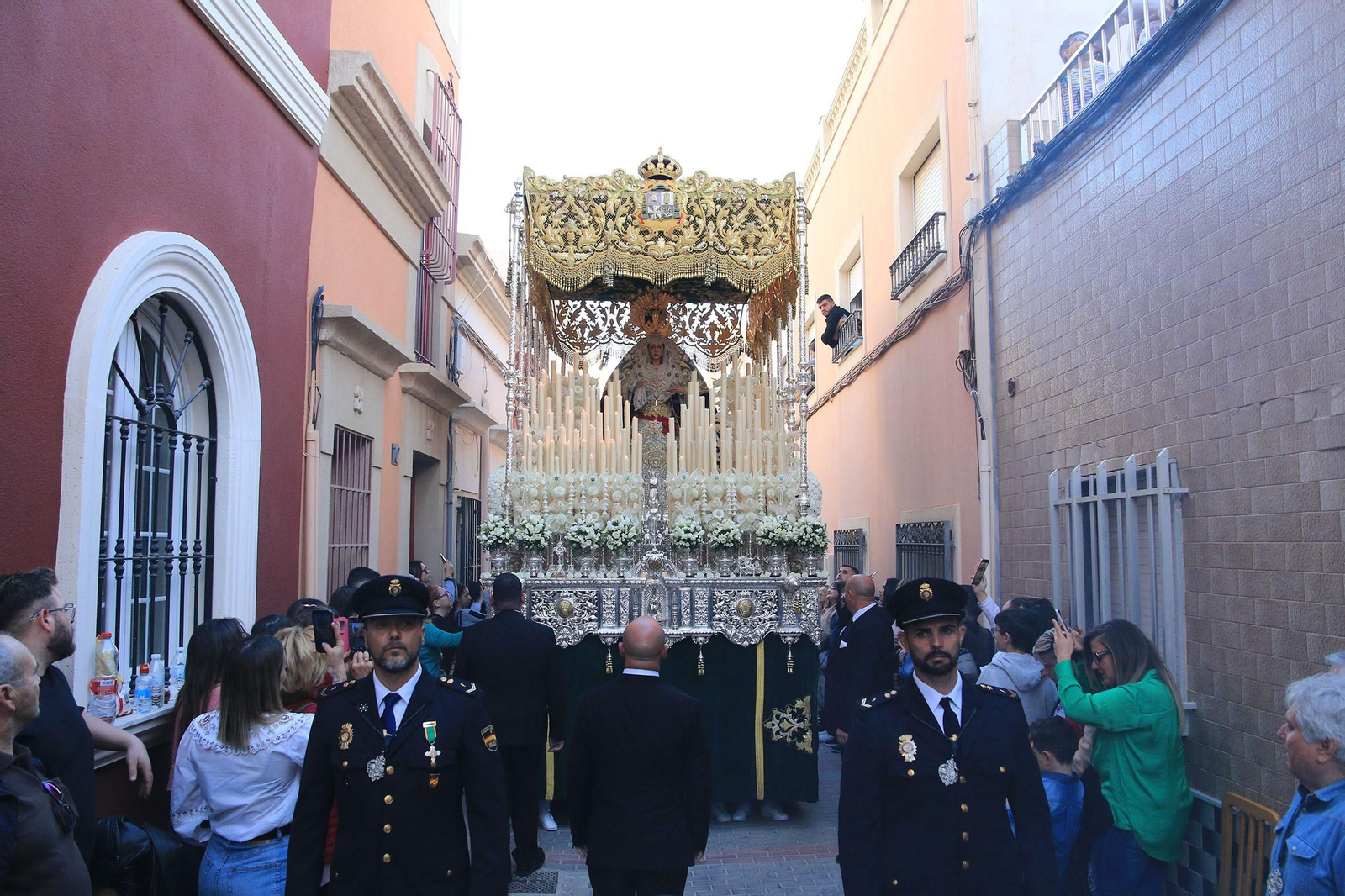 La procesión de la Macarena, en imágenes