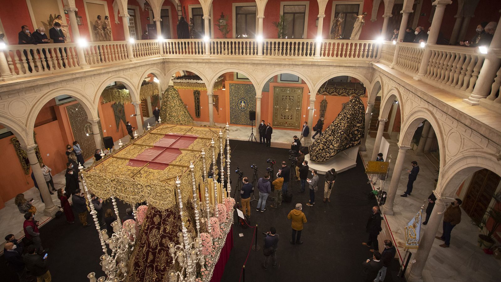 Exposición 'In nomine Dei' en la Fundación Cajasol.