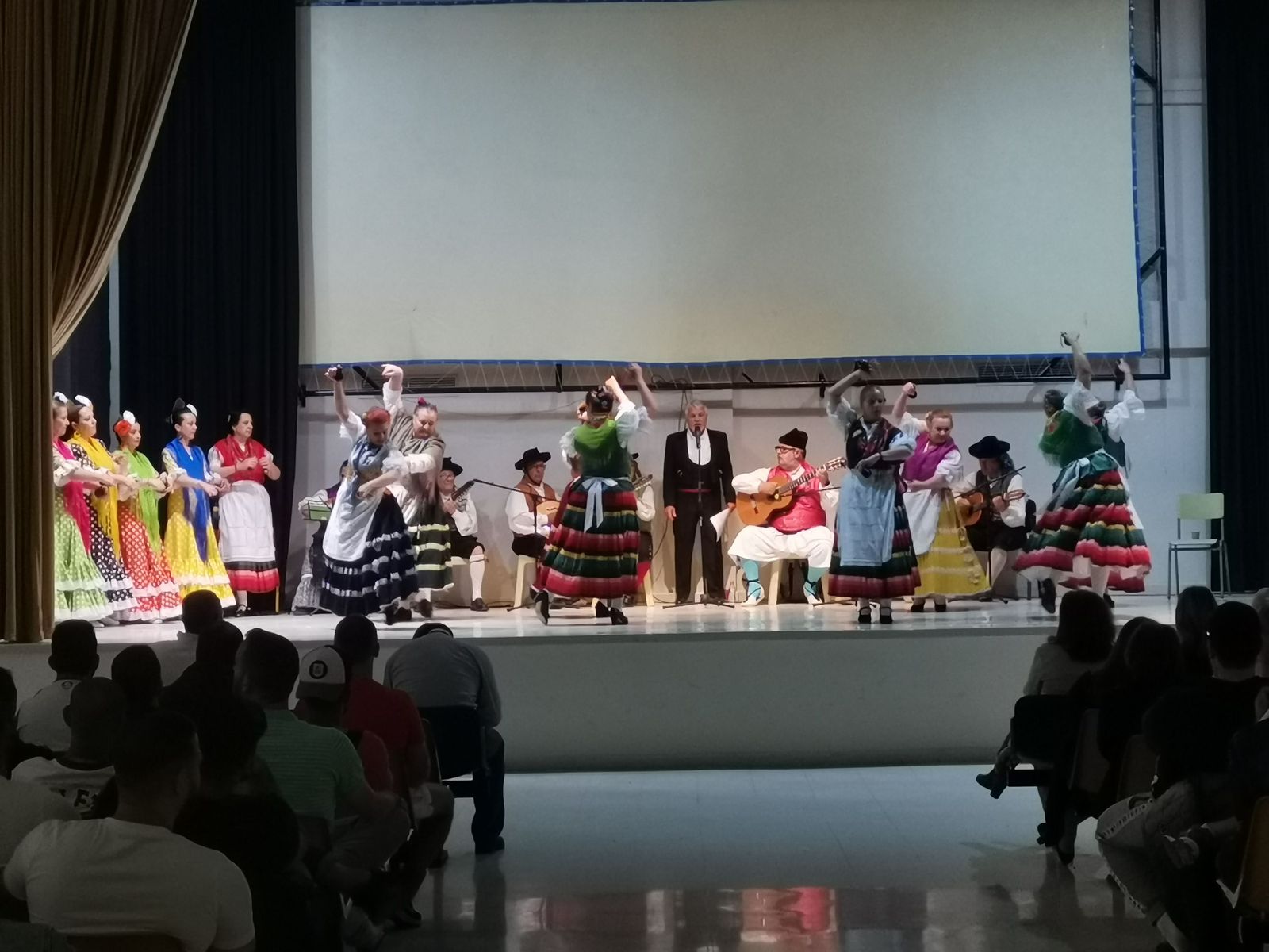 Fandanguillos, soleares y parrales animan a los reos de ‘El Acebuche’