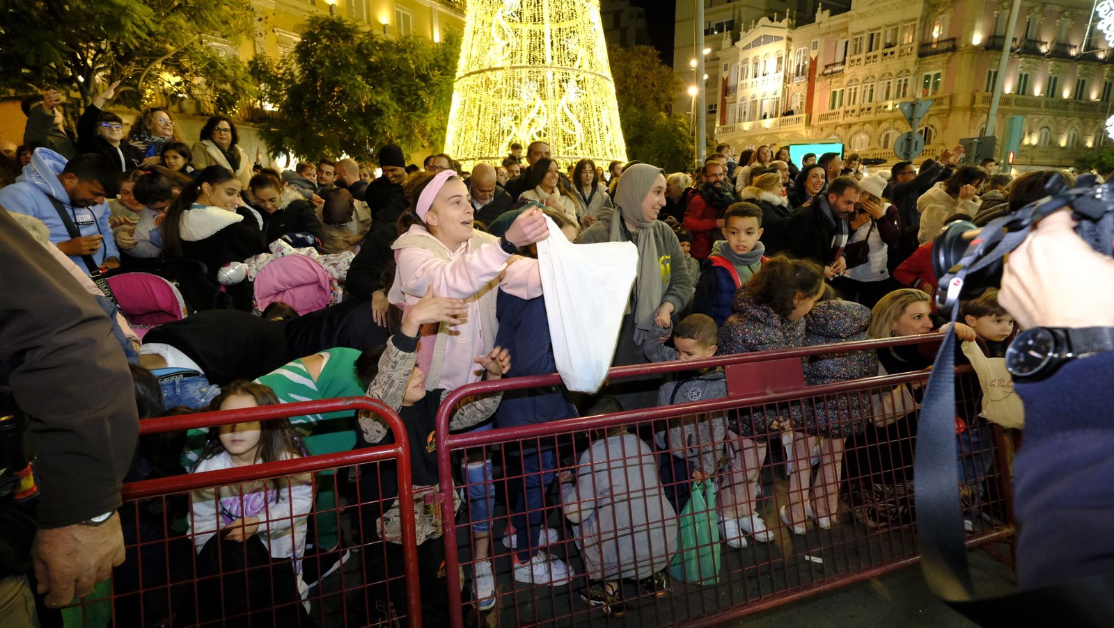 Fotogalería de la Cabalgata de Reyes Magos en Almería