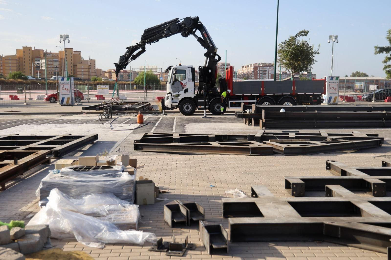 Comienza la cuenta atrás para la Feria de Málaga, en imágenes