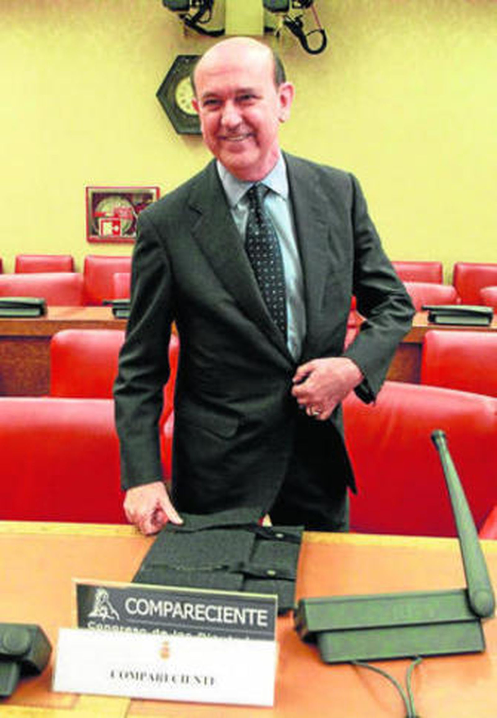 Ollero es miembro del Opus Dei y antiabortista militante.