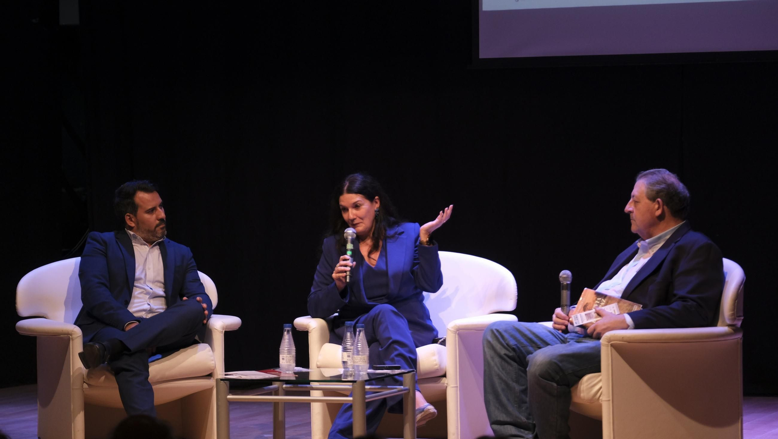 Las imágenes del Diario de los Libros con la escritora Rosario Raro