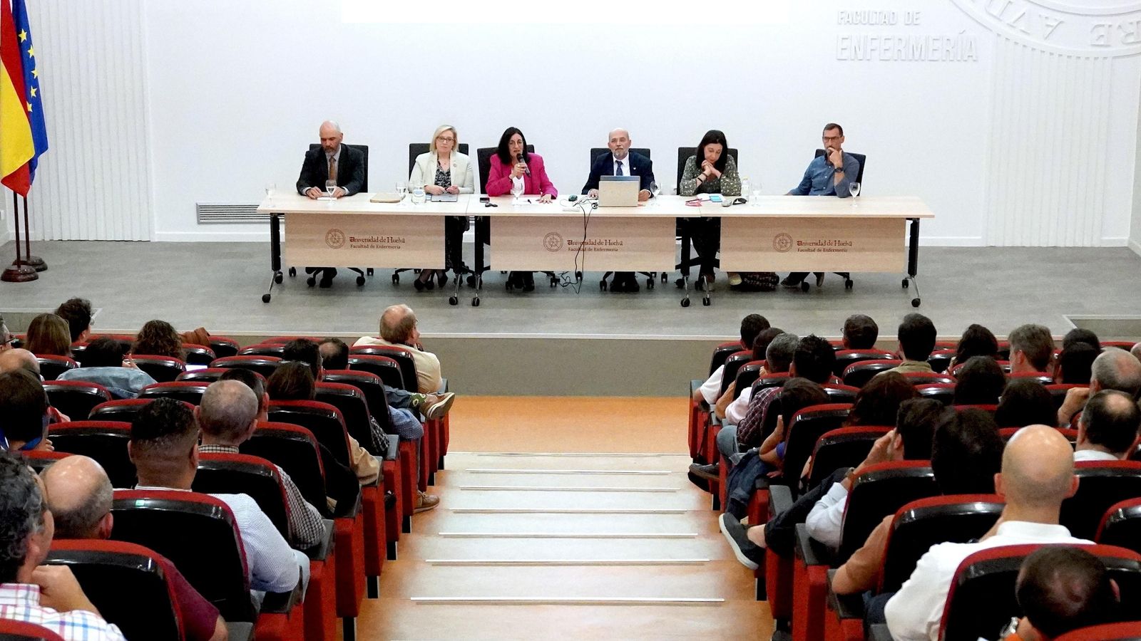 Reunión con el colectivo de médicos convocados en la Facultad de Enfermería de Huelva. Reunión con el colectivo de médicos convocados en la Facultad de Enfermería de Huelva.