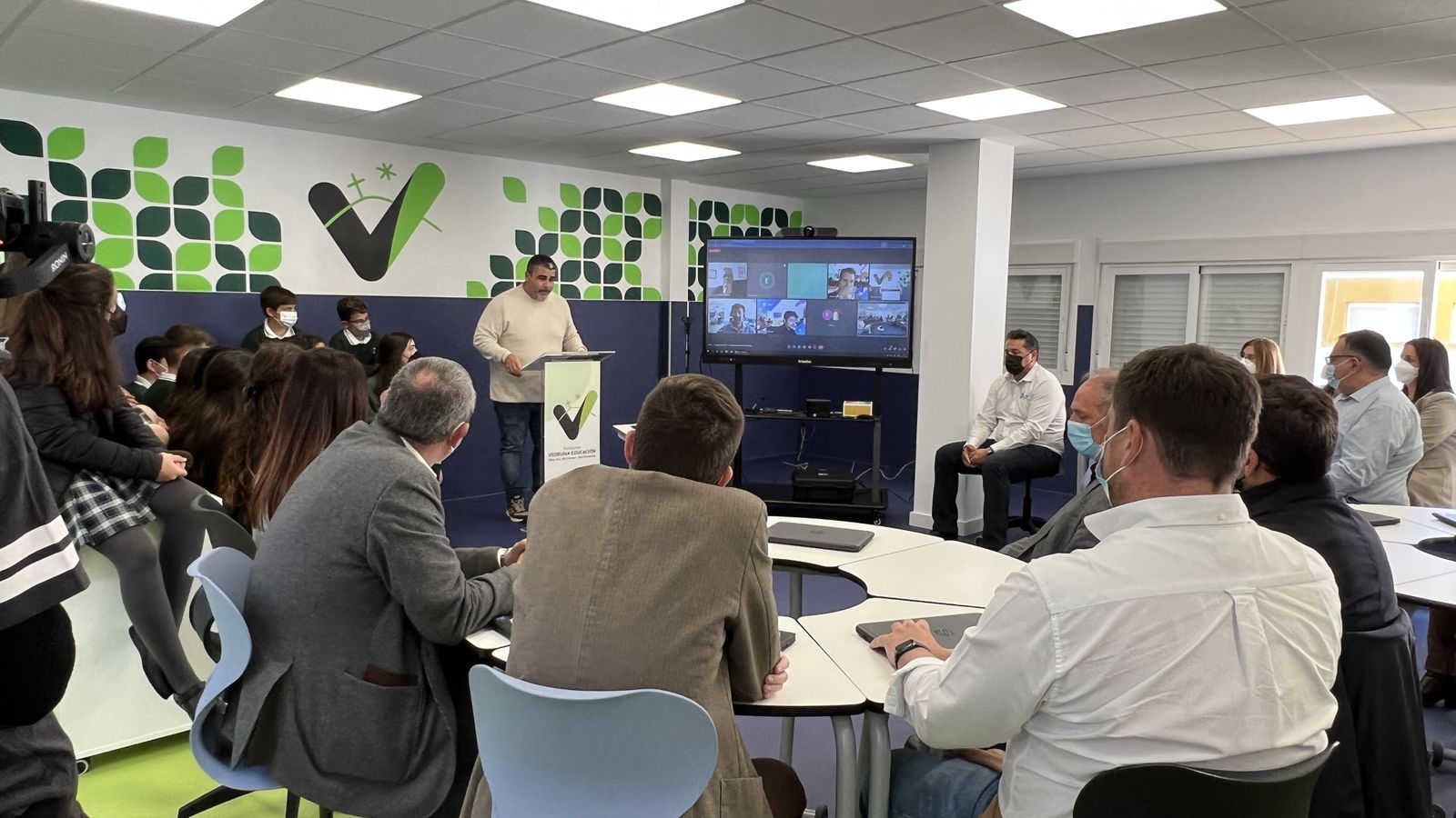 Inauguración del Aula Reinventada del colegio Las Carmelitas de San Fernando.