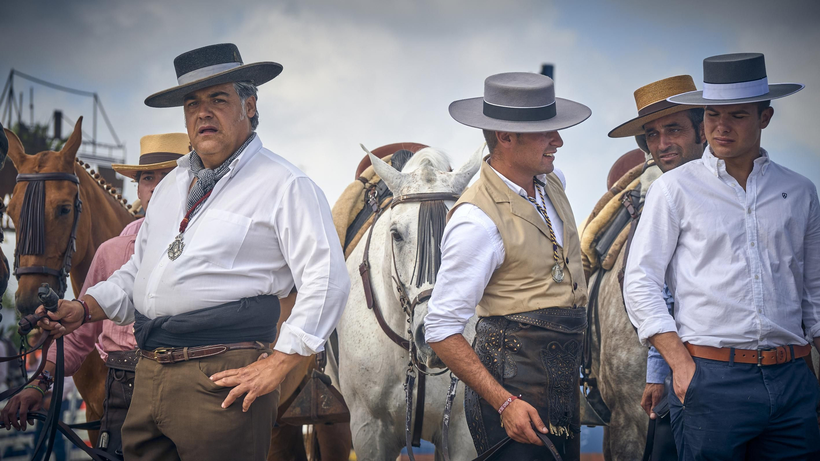 El embarque de las hermandes rocieras de Cádiz en Bajo de Guía