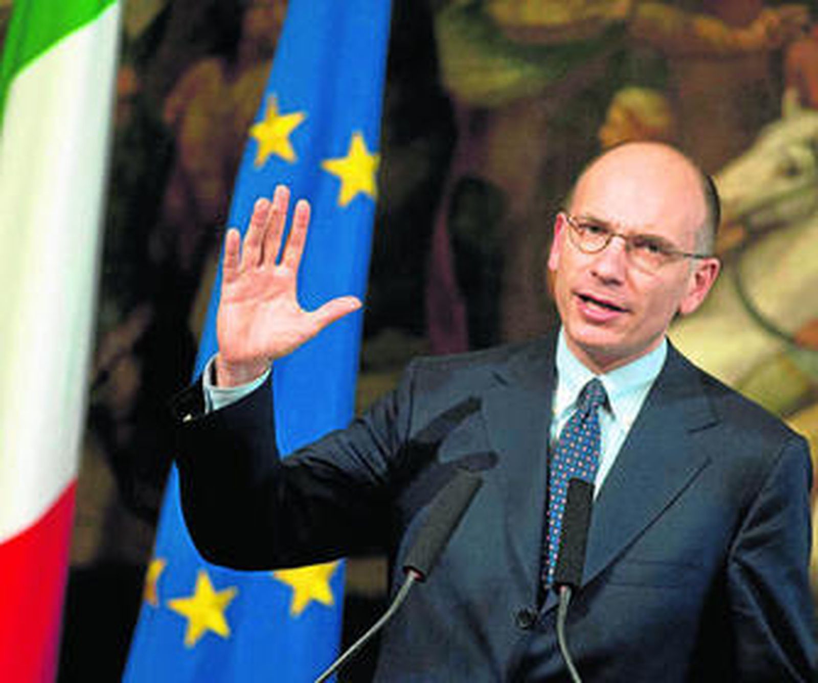 El primer ministro italiano, Enrico Letta, durante una rueda de prensa, ayer, en Roma.