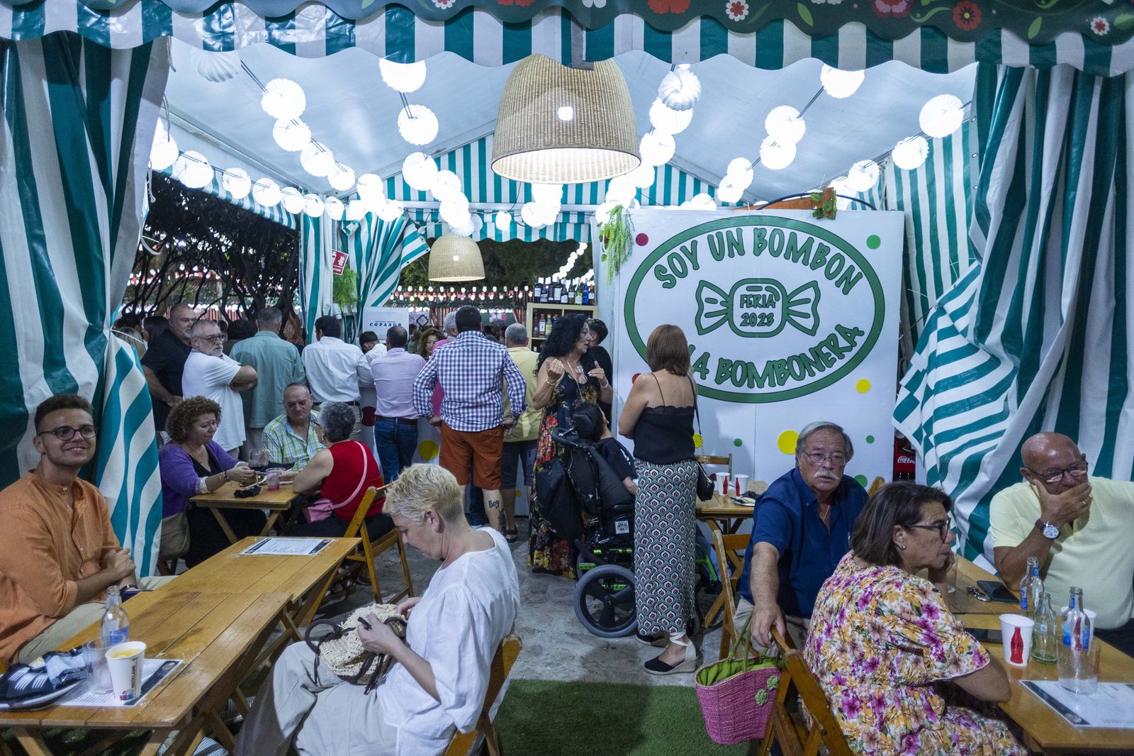 Búscate en las imágenes de la inauguración de la Feria del Carmen y de la Sal de San Fernando