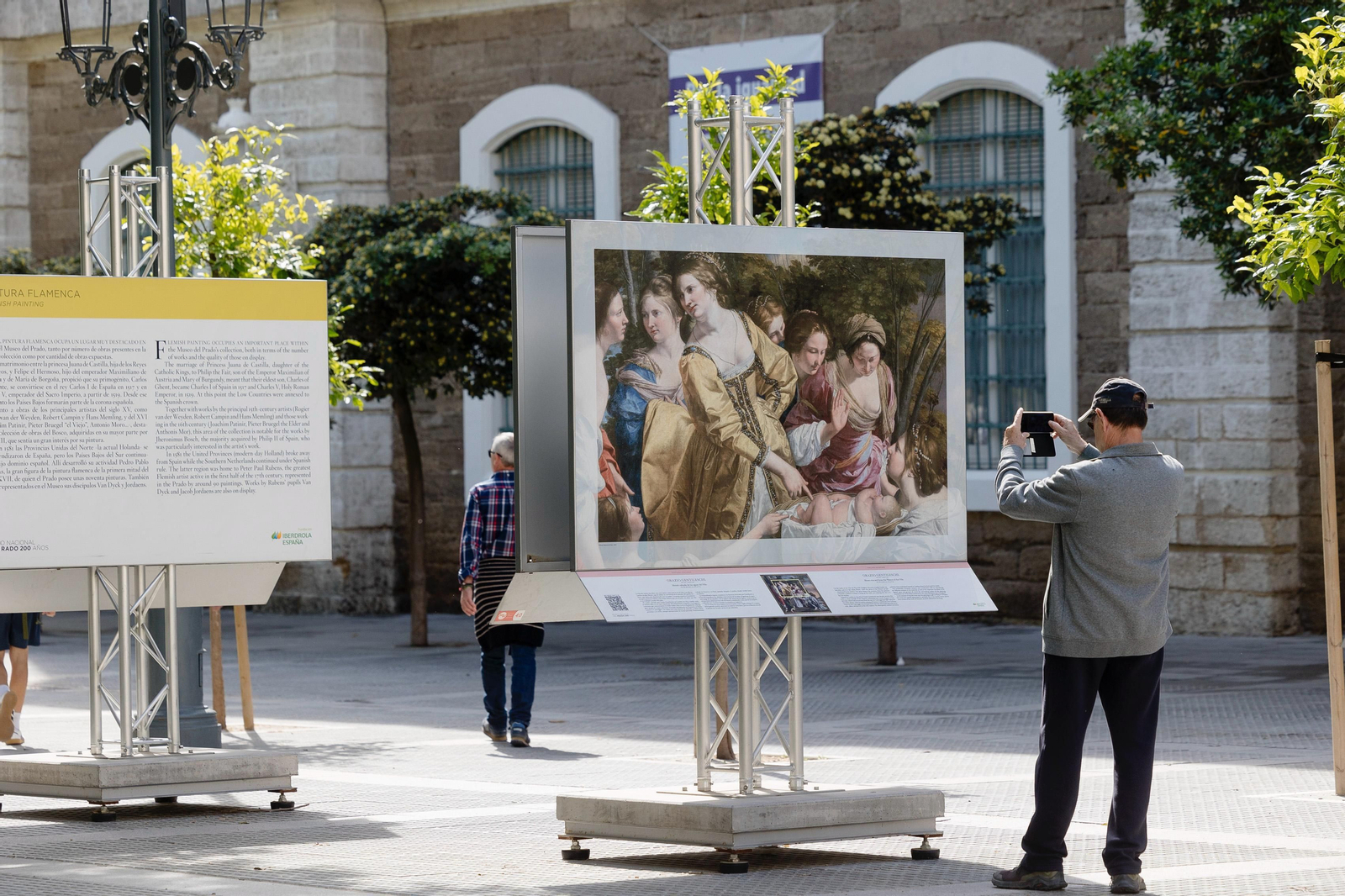 La inauguración de la exposición 'El Prado en las calles' en Cádiz