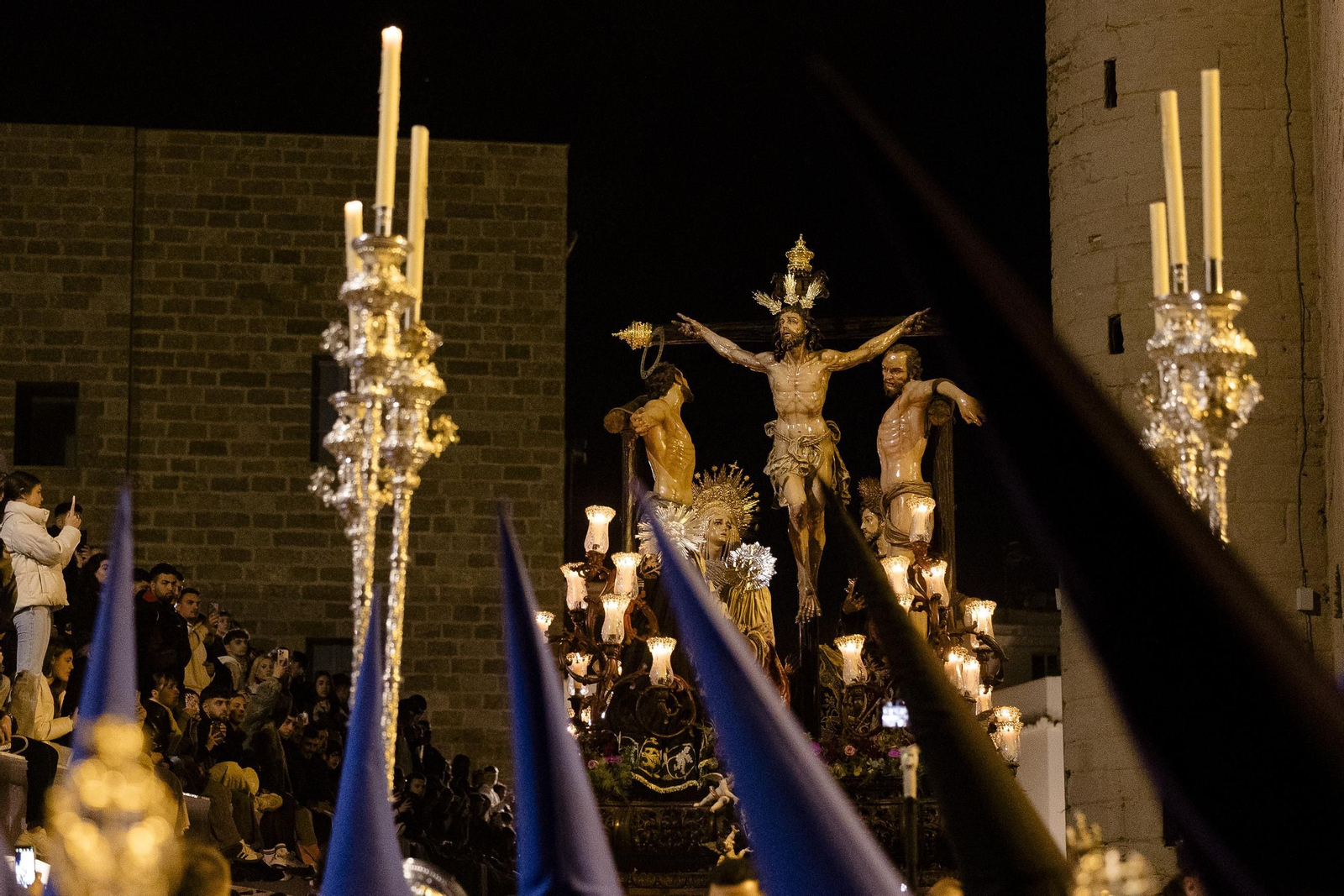 Imágenes de la salida del Perdón en la Semana Santa de Cádiz 2025