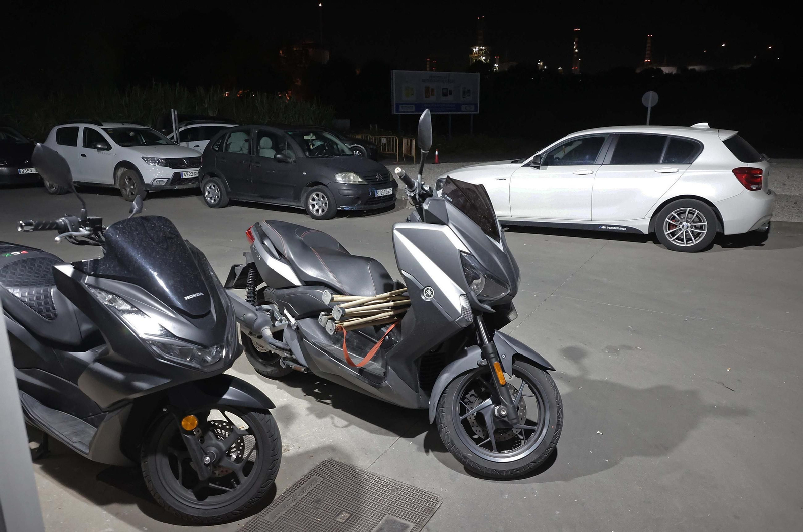 Fotos de la jornada del viernes de la huelga del metal en el Campo de Gibraltar