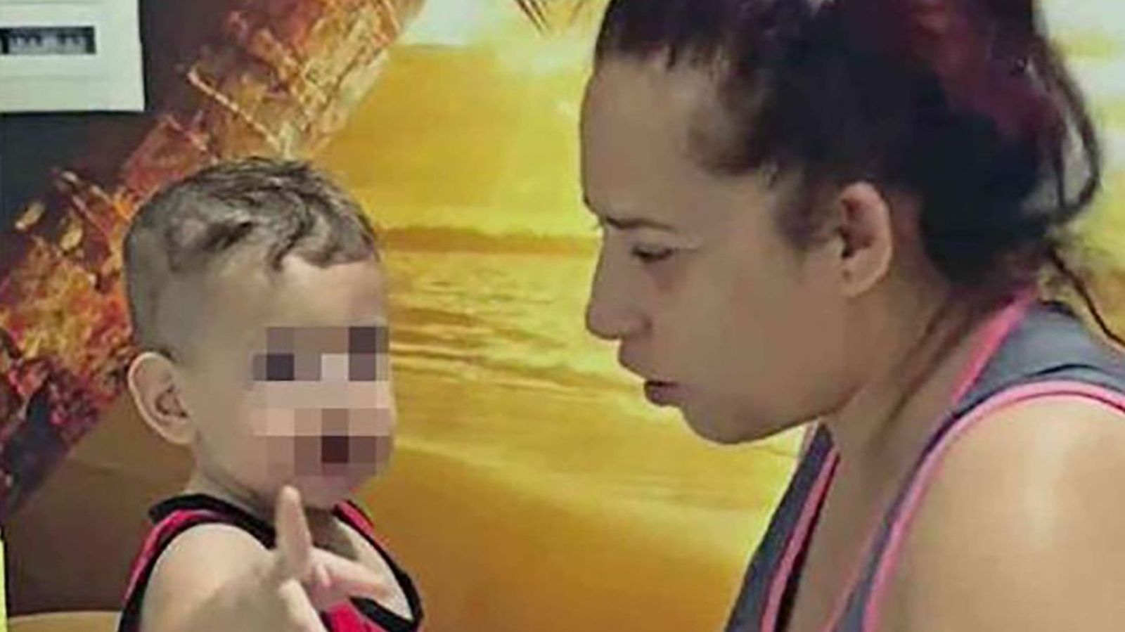 Domenico junto a su madre Patrizia