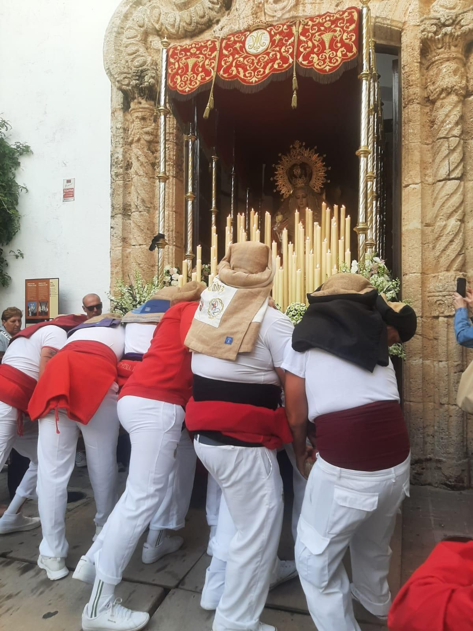 Fotos del Jueves Santo en Tarifa: El Encuentro