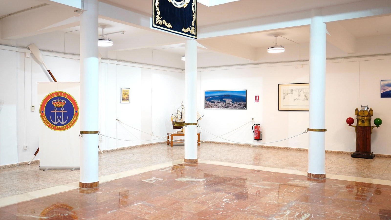 Entrevista con el comandante naval Fernando García, en la sede la comandancia de Algeciras