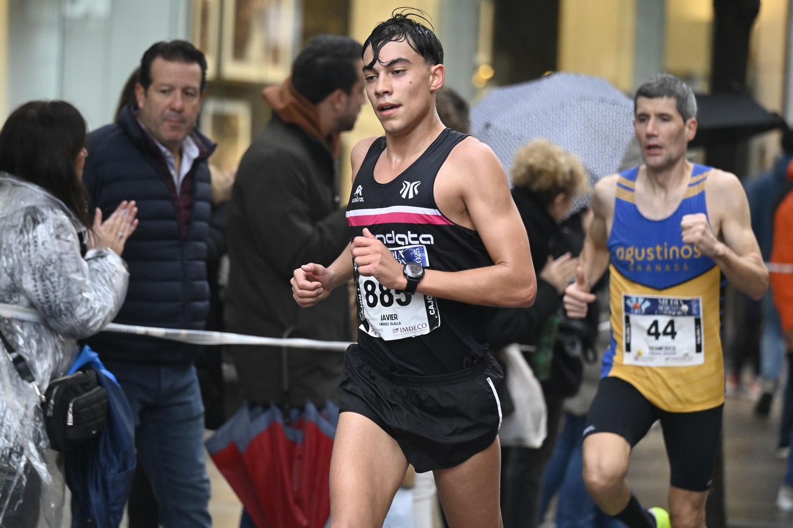 El paso de la Media Maratón de Córdoba 2025 por el centro de la ciudad