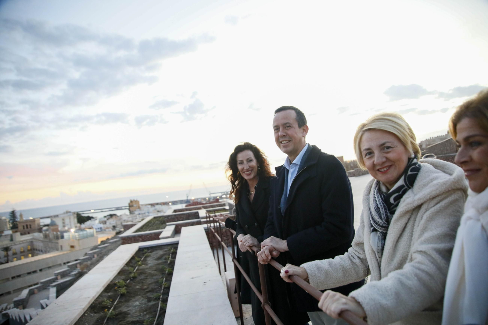 Las mejores imágenes del encendido de luces en el Cerro de San Cristobal de Almería