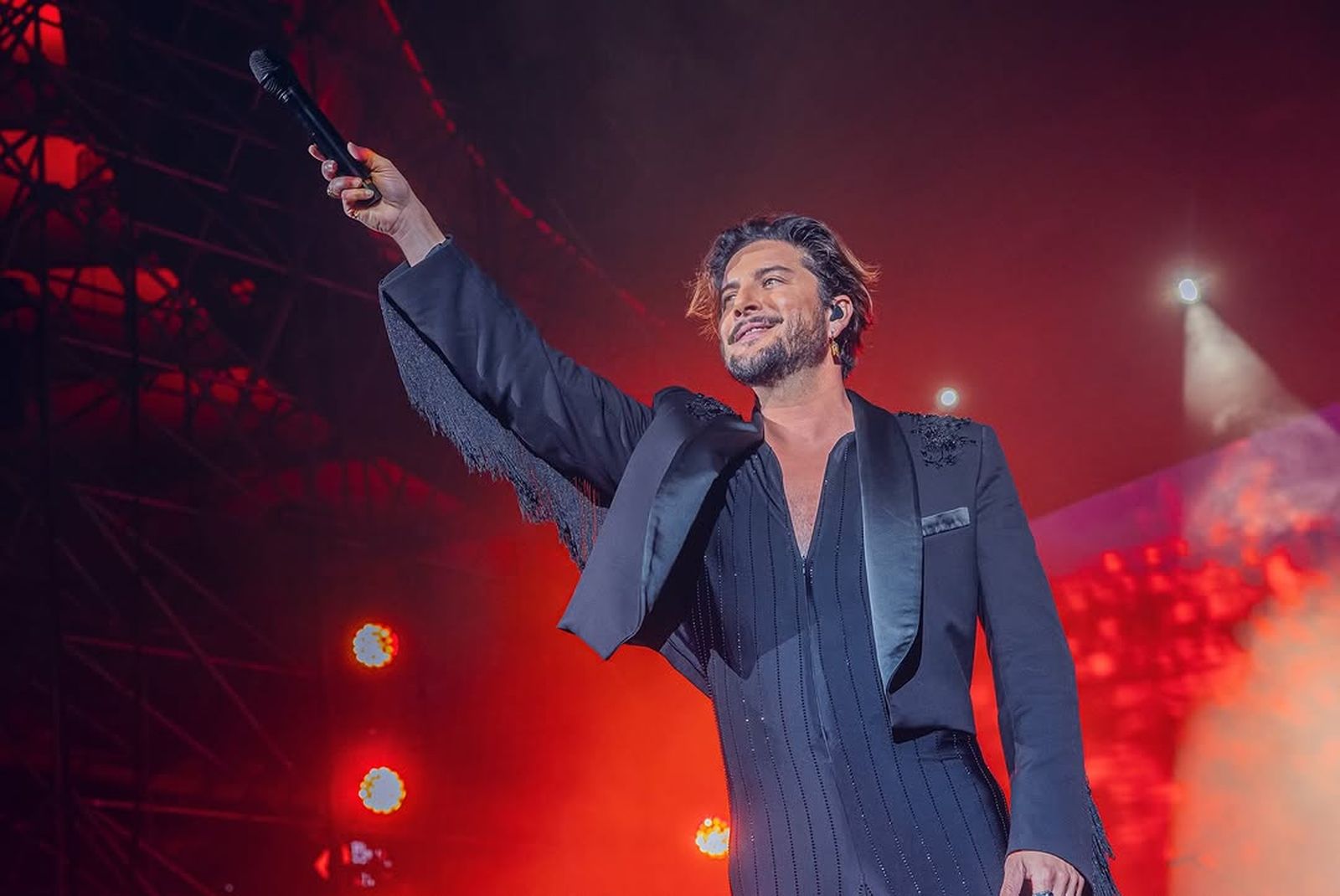 Manuel Carrasco en concierto este año en el Riyadh Air Metropolitano.