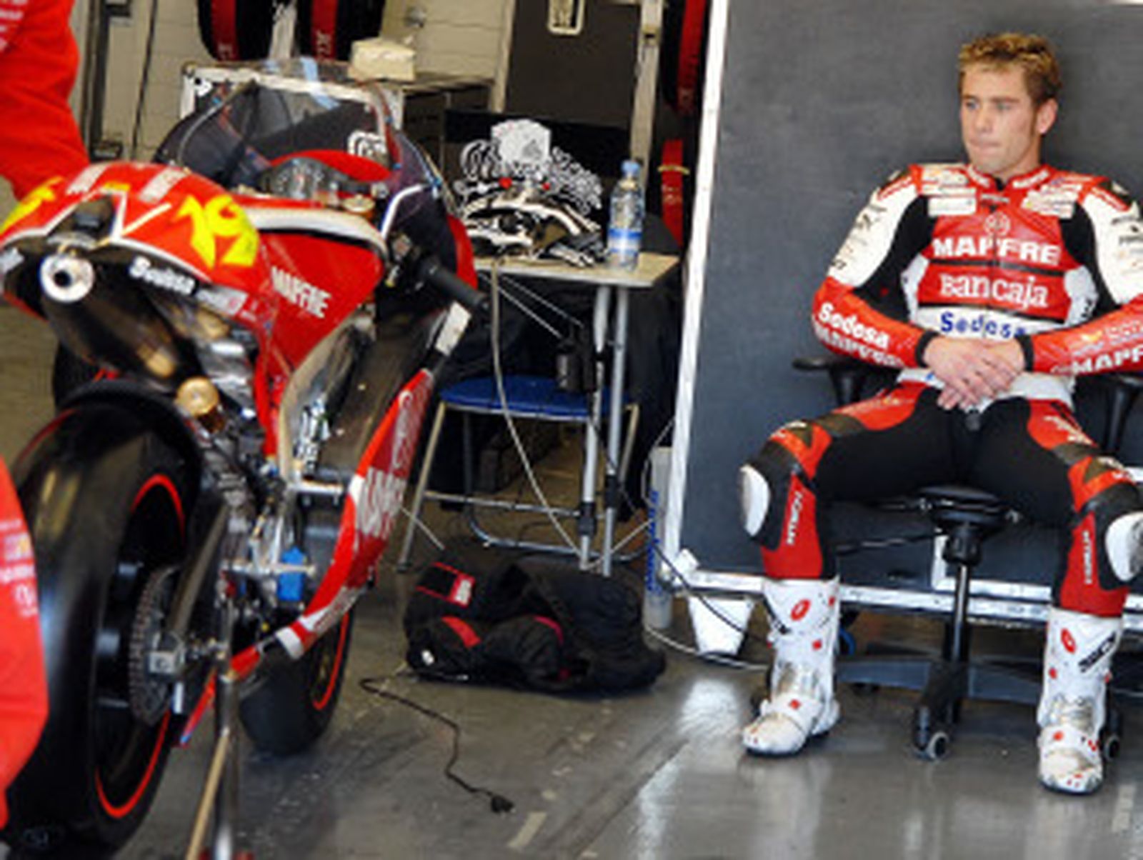 Álvaro Bautista se fractura una clavícula