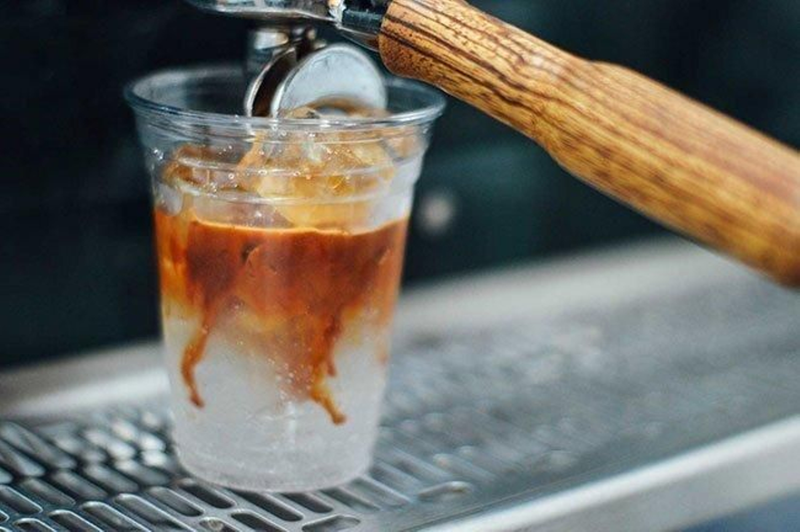 La receta para el café de moda es muy fácil de preparar.