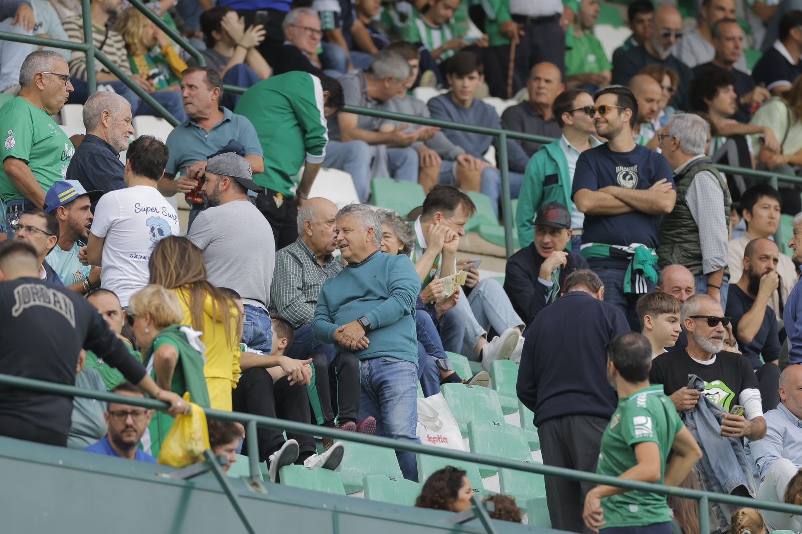 Búscate en las fotos del Betis-Osasuna