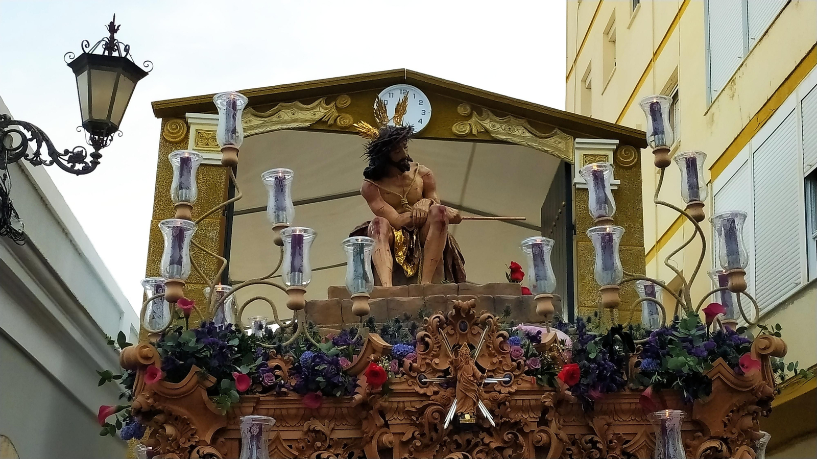 Las imágenes de la salida de la Coronación de Espinas en San Fernando