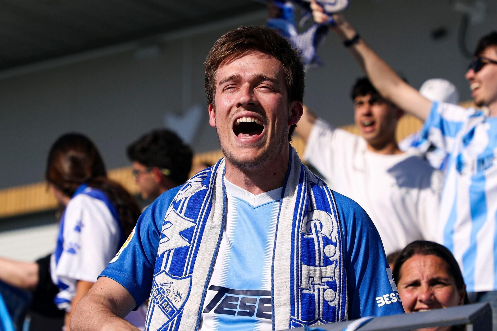 Búscate en las gradas del Alfredo Di Stéfano en el Real Madrid Castilla-Málaga CF