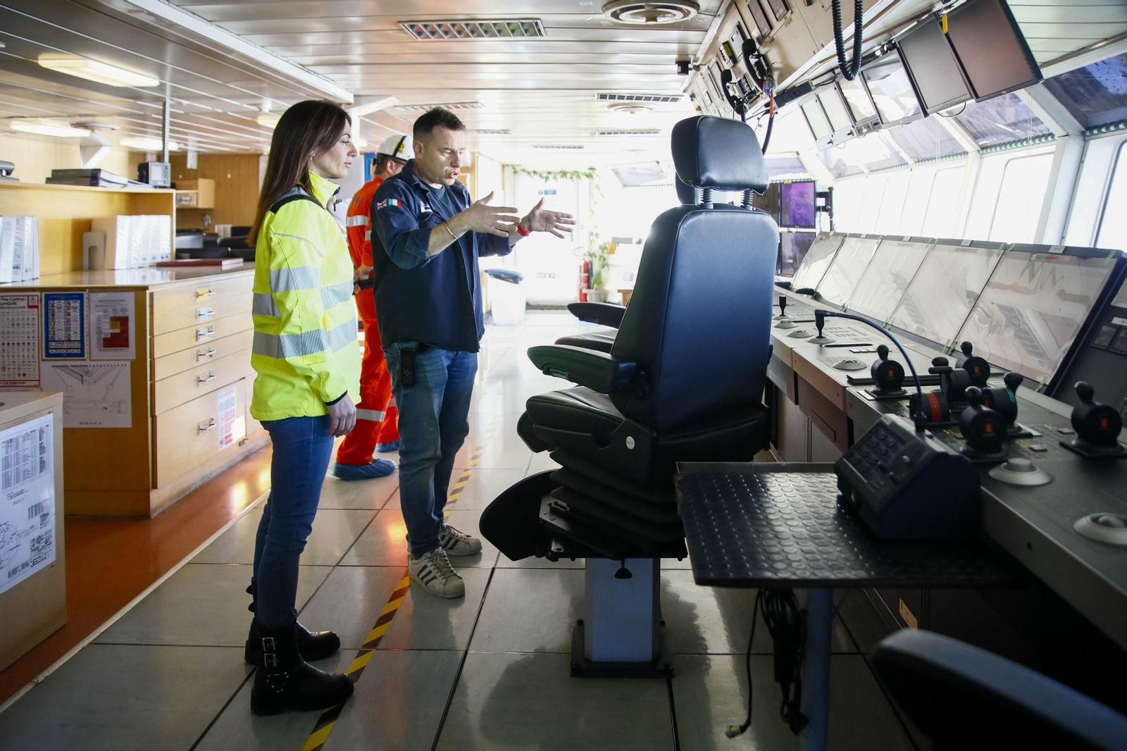 Las imágenes de la plataforma Saipem 3000 en el Puerto de Almería
