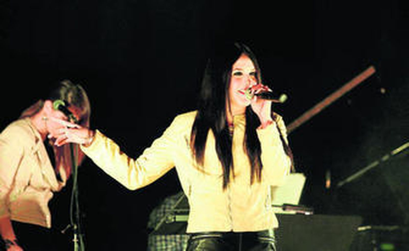 Mara y el Silencio durante su gran actuación el viernes en la Escuela de Música.