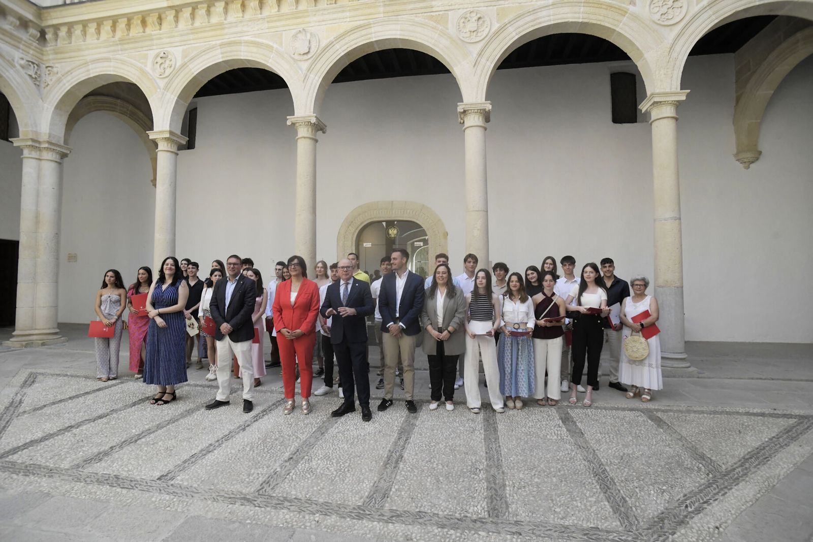 Acto de reconocimiento en Granada a los mejores estudiantes en la Selectividad 2024