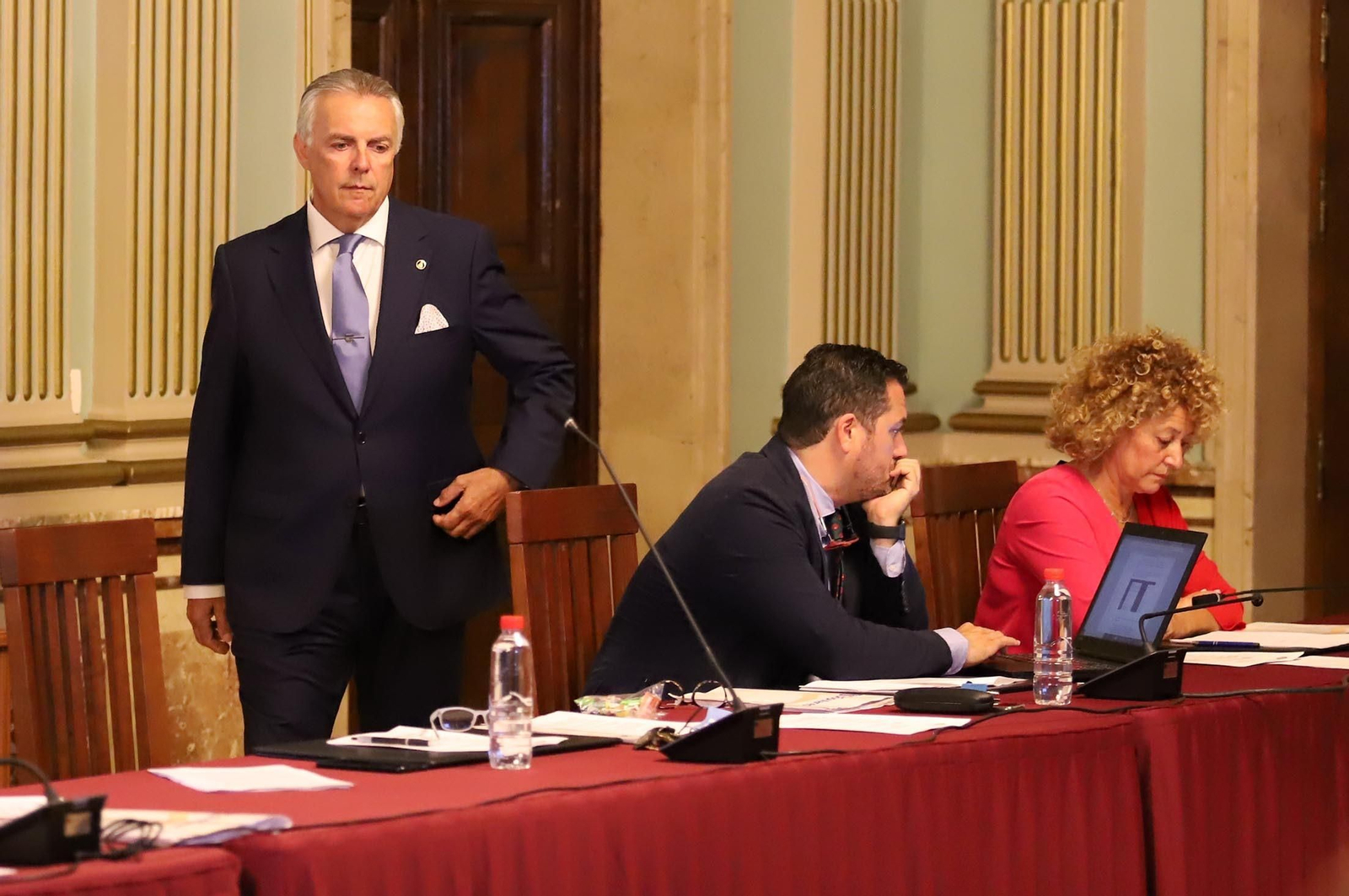 Imágenes del pleno municipal celebrado en el Ayuntamiento de Huelva