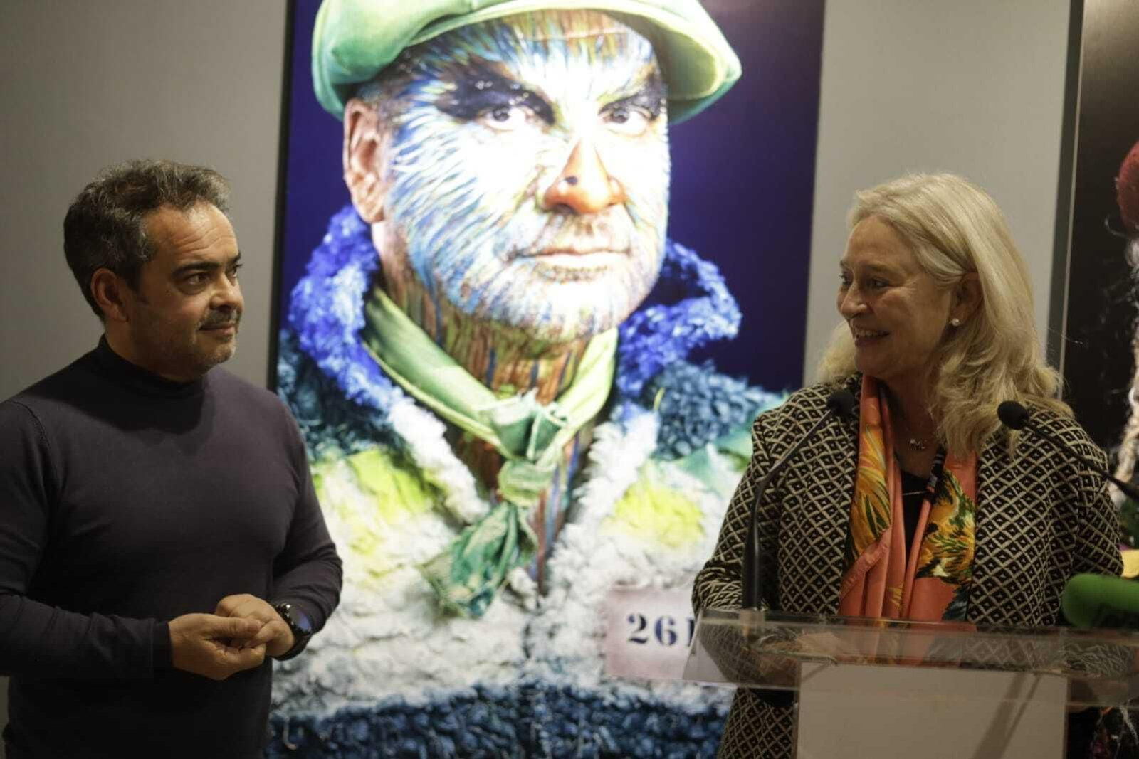 La exposición 'Carnaval de Improviso. Retratos urgentes: la trastienda del COAC', en imágenes