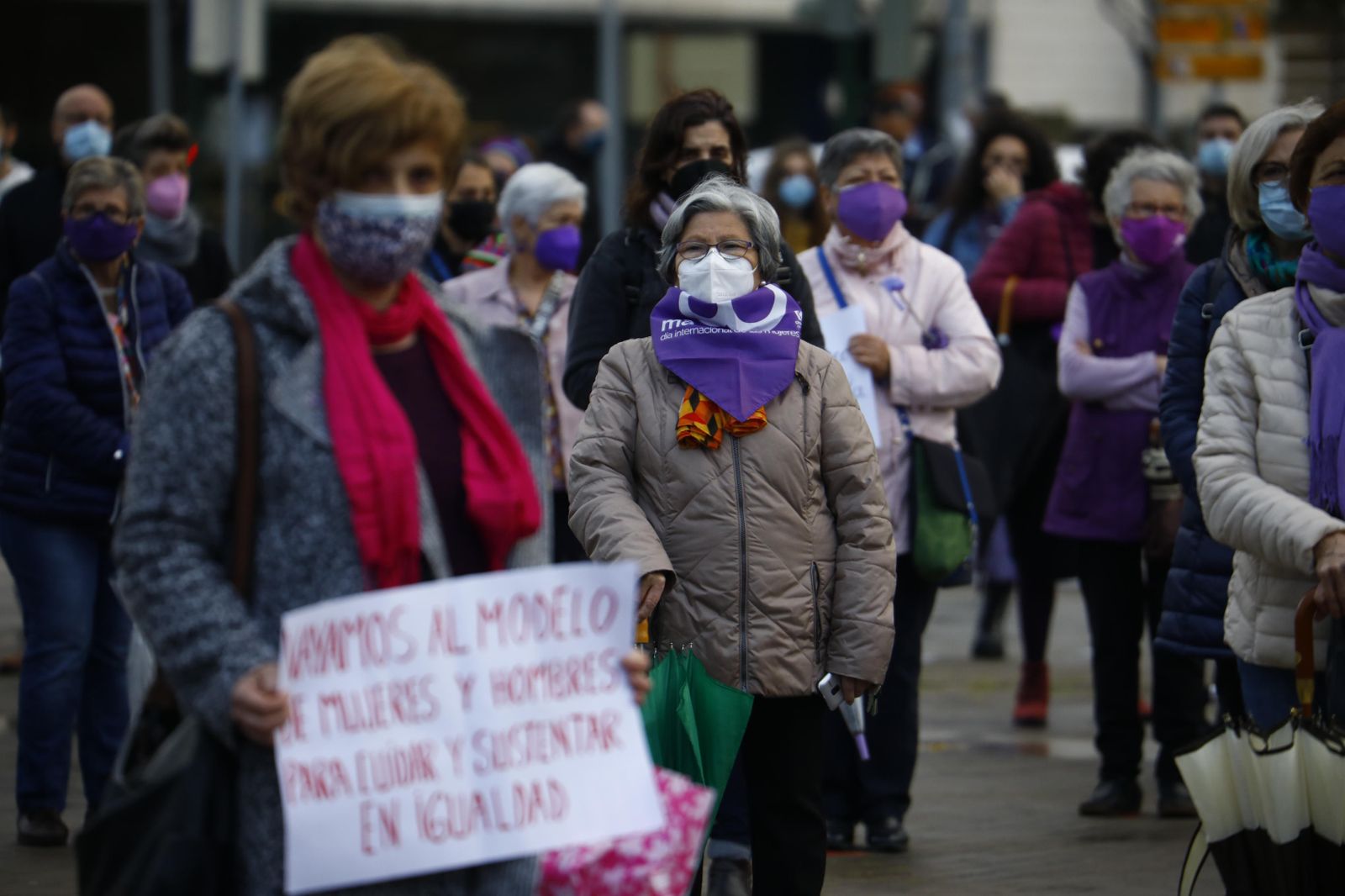 La concentración feminista por el 8-M en fotografías