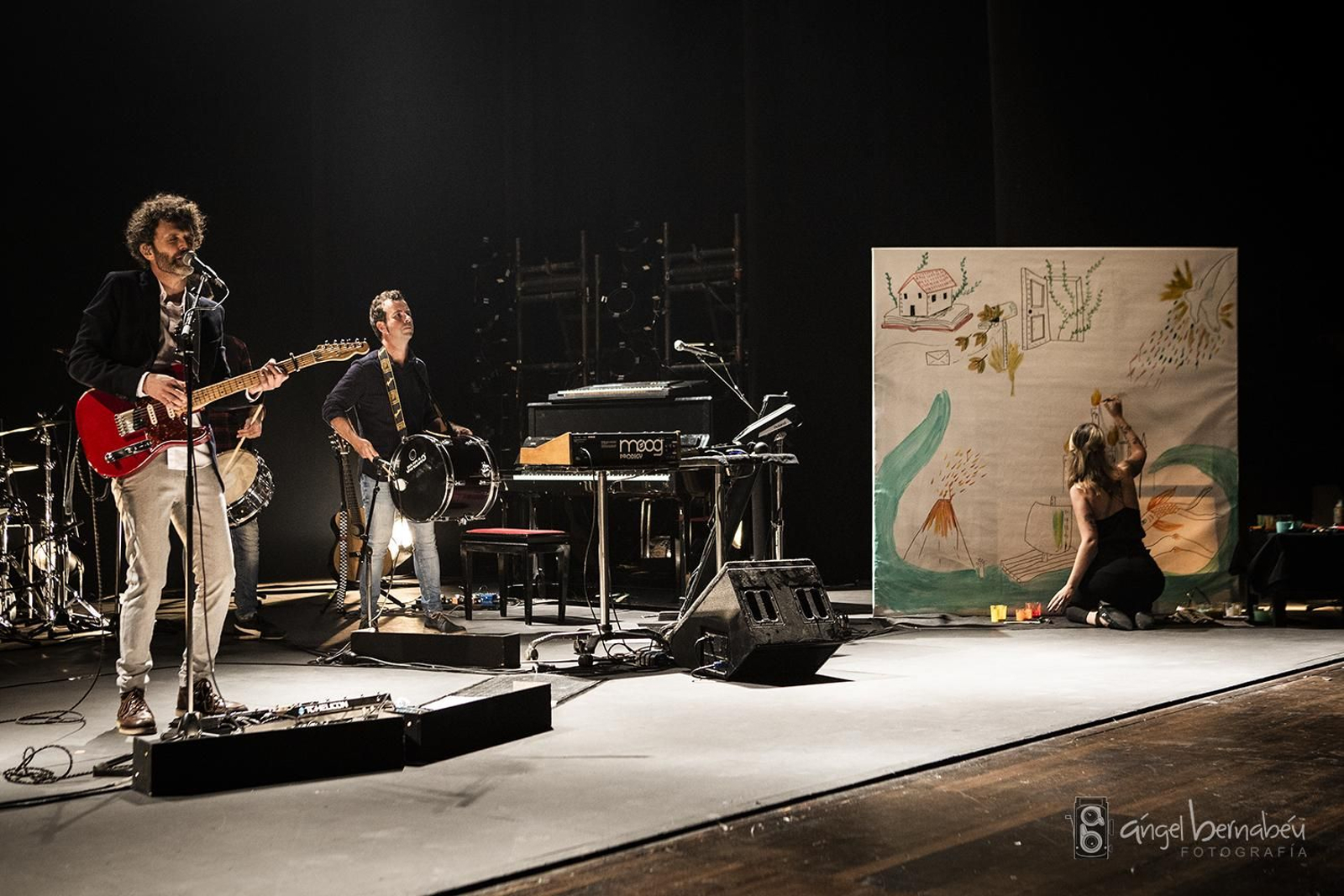 María Hesse traslada al lienzo los versos de Maga