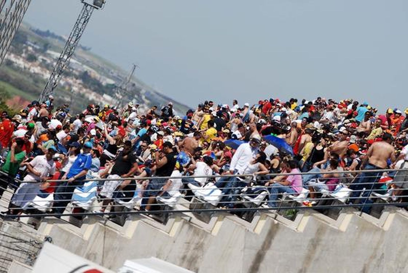 Tamizawa impide el pleno español en los entrenamientos oficiales del Gran Premio de España de Motociclismo, con ´poles´ para Pedrosa en MotoGP y Márquez en 125cc

Foto: Juan Carlos Toro/ Manuel Aranda