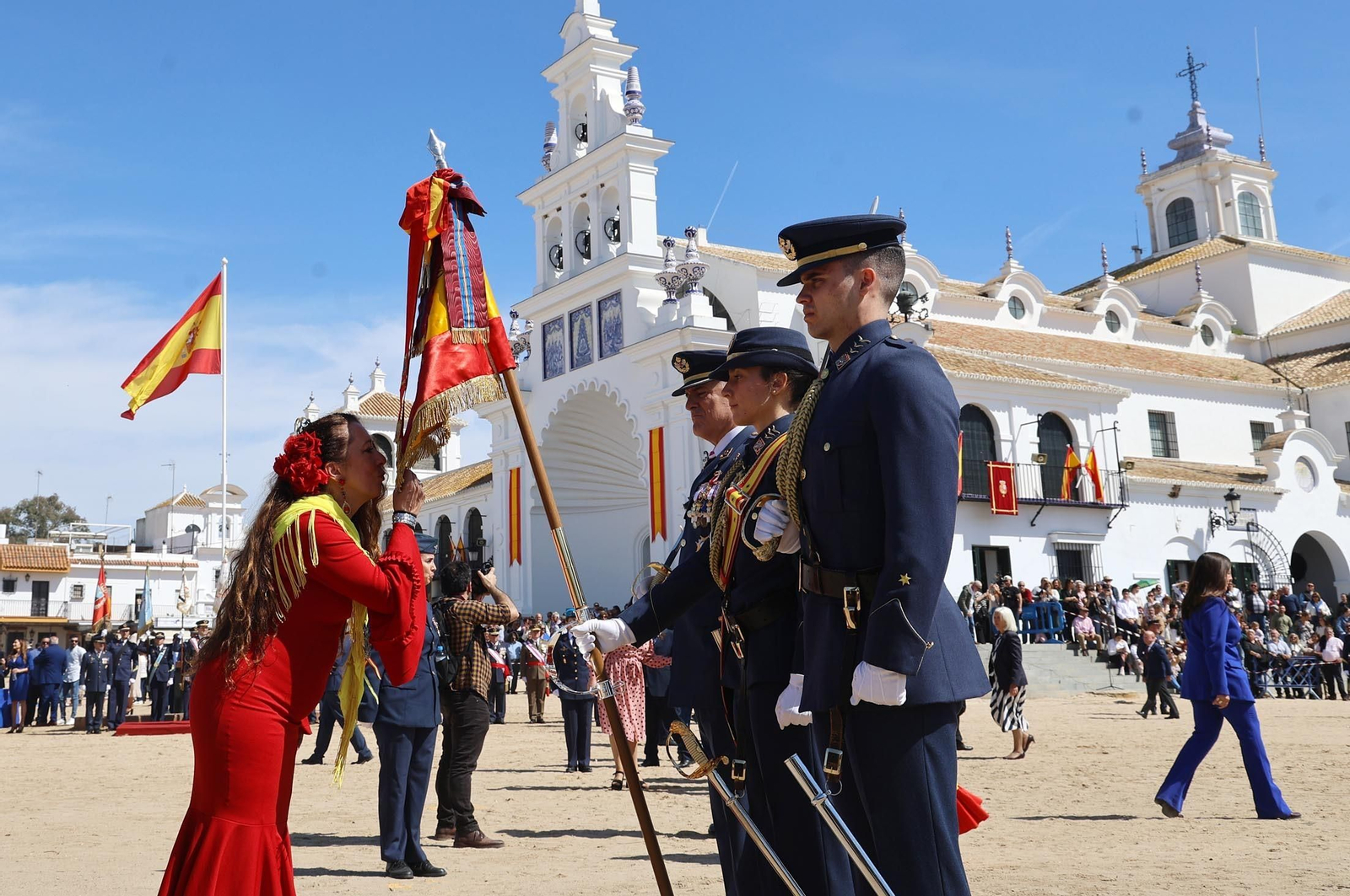 Imágenes del acto de Juramento o Promesa de Fidelidad a la Bandera Nacional en El Rocío