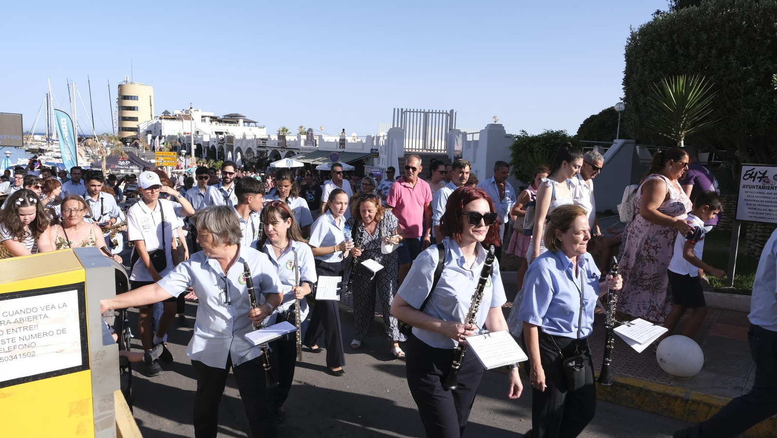 La procesión marítima de la Virgen del Carmen en Aguadulce, en imágenes
