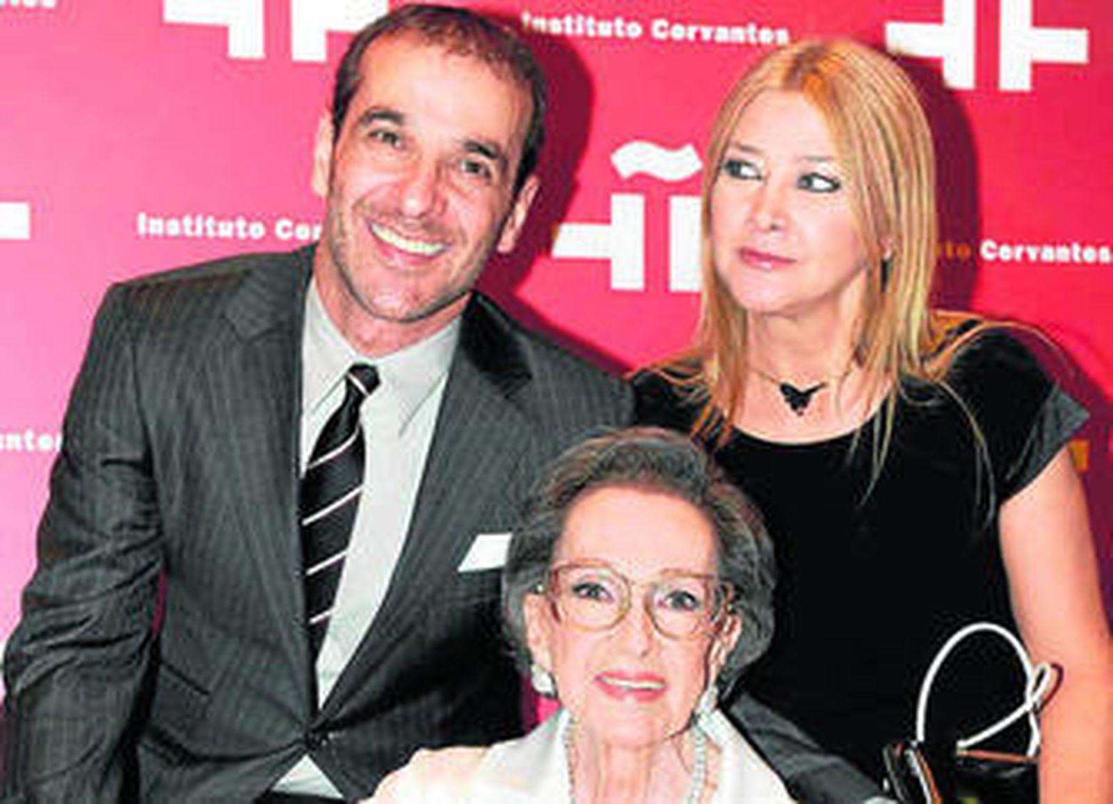 Amparo Larrañaga y Luis Merlo (hermanos) con su tía paterna Amparo Rivelles.