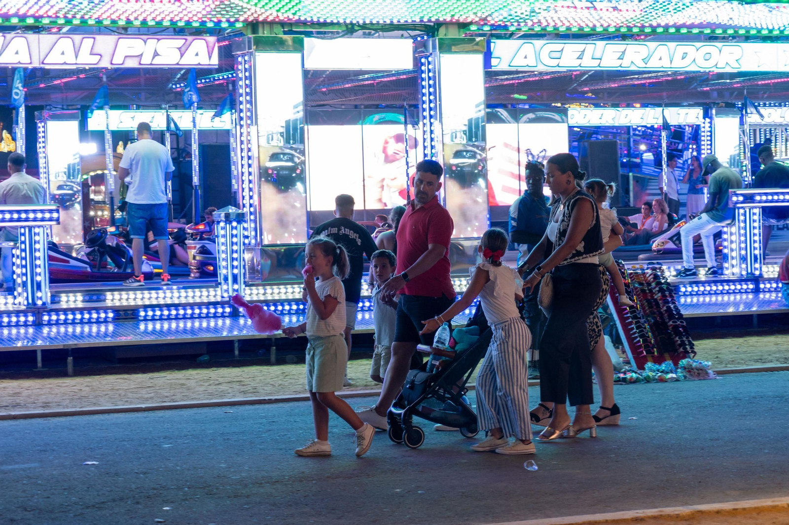 Colombinas 2025: Imágenes del ambiente el primer día de las Fiestas Colombinas