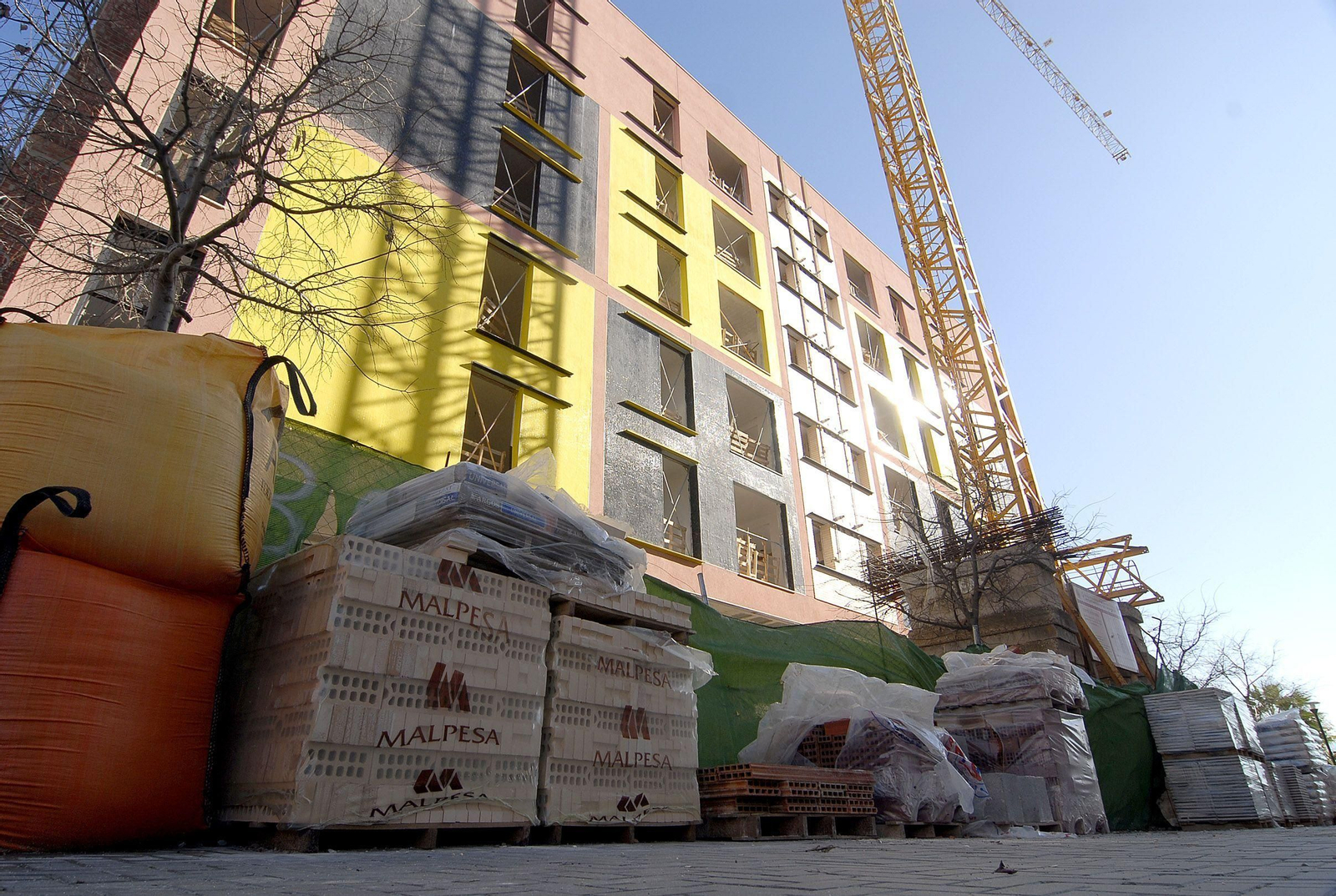 Un bloque de viviendas en construcción.