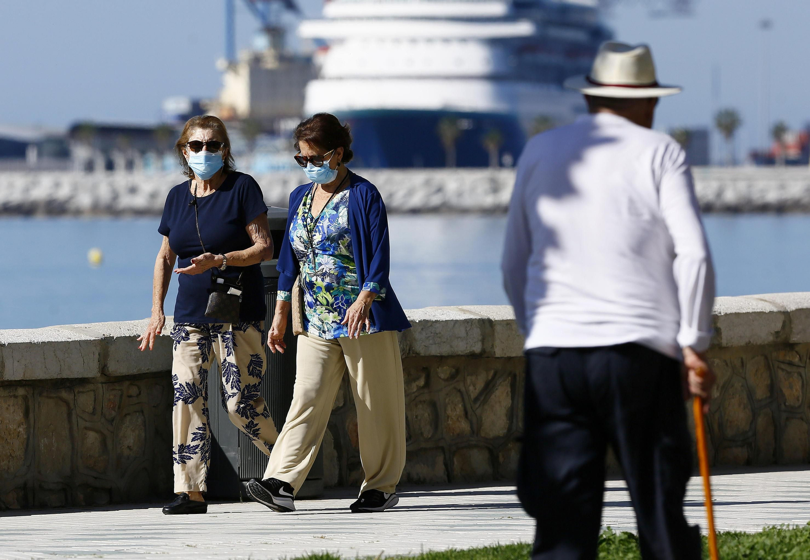 Fotos: Los mayores vuelven a sus paseos