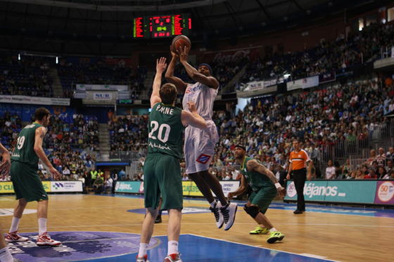 El Estudiantes precipita el desastre en el Martín Carpena (67-74)

Foto: ACB Photo