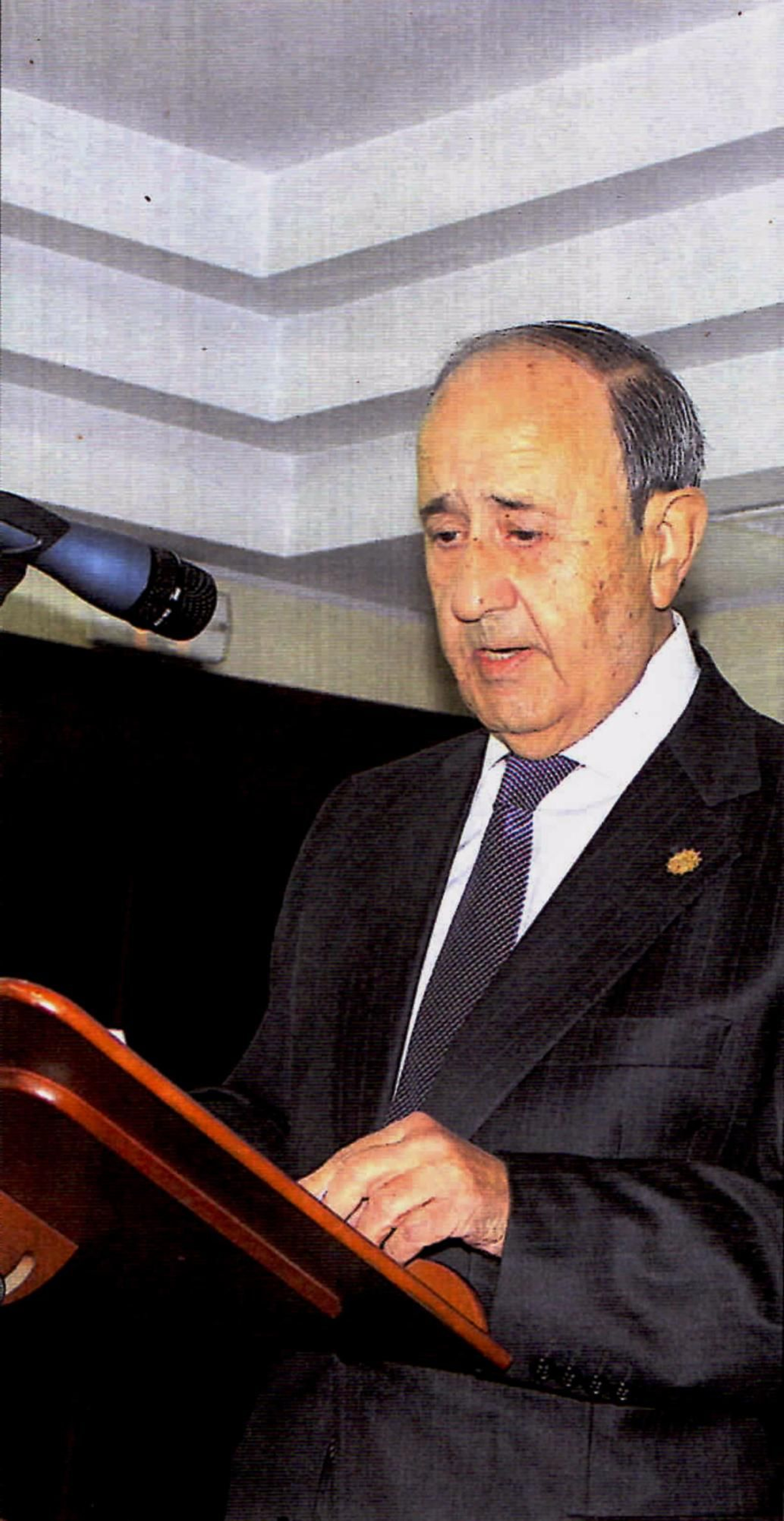 Discurso tras recibir insignia de 50 años colegiado