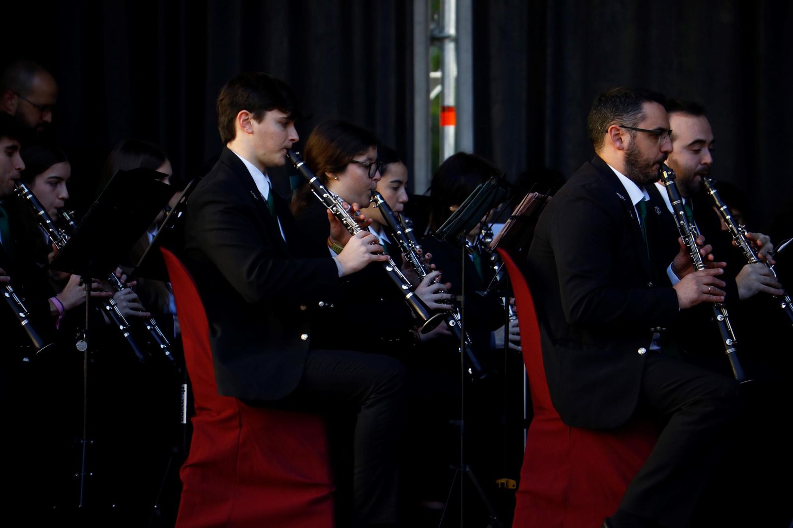 Las imágenes del concierto de la banda de la Esperanza de pasadobles y villancicos en Las Tendillas