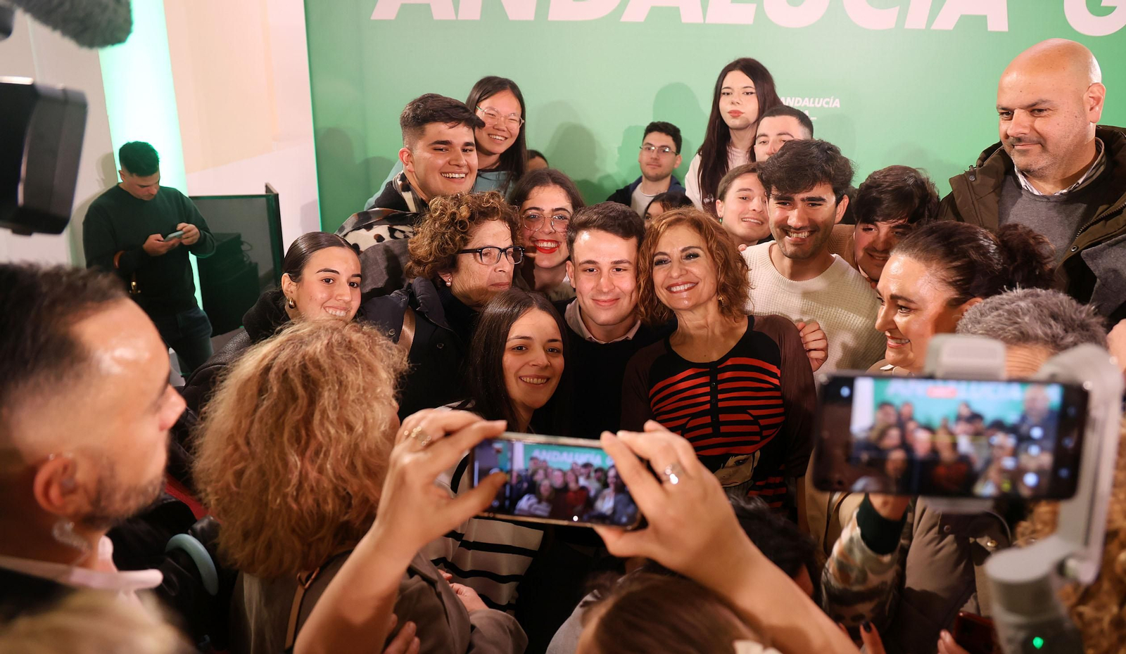 Imágenes del encuentro de María Jesús Montero con la militancia socialista en Gibraleón, Huelva