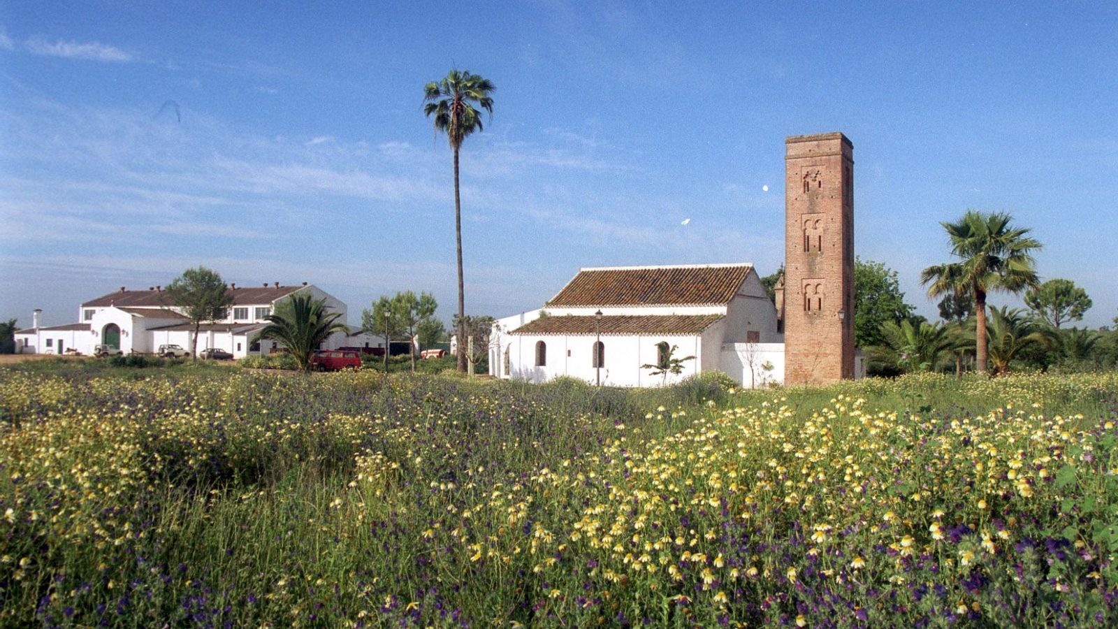 La ermita de Cuatrovitas, en Bollullos de la Mitación.