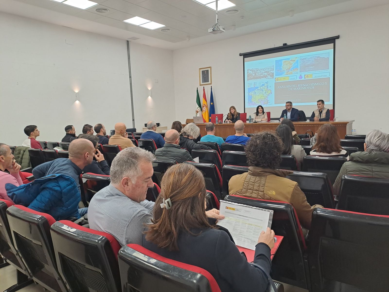 Inicio del curso sobre prevención de riesgos en terremotos y maremotos