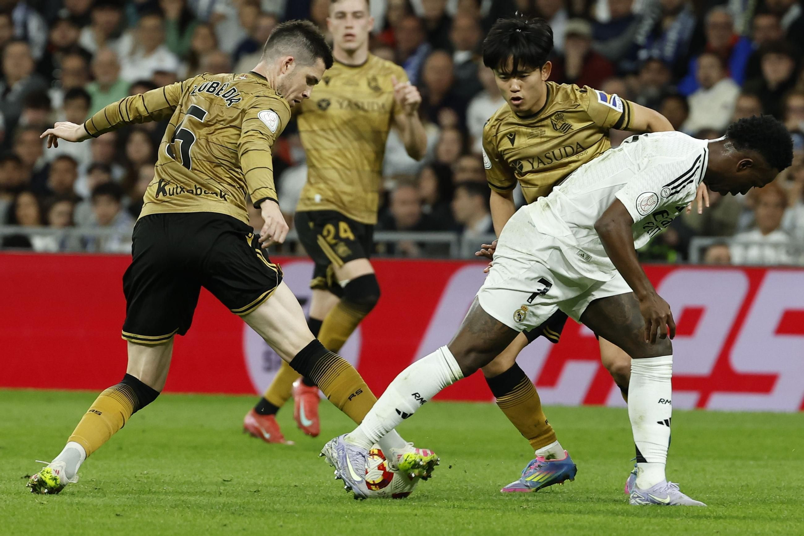 Las fotos del Real Madrid - Real Sociedad camino del Estadio de la Cartuja