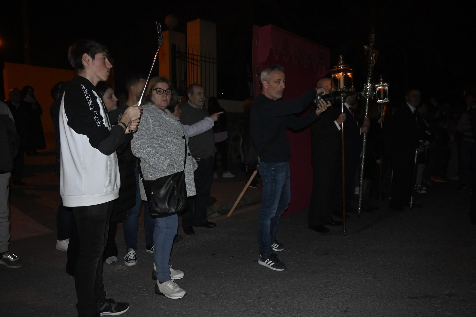 El Vía Crucis de la Semana Santa de Huelva, en imágenes