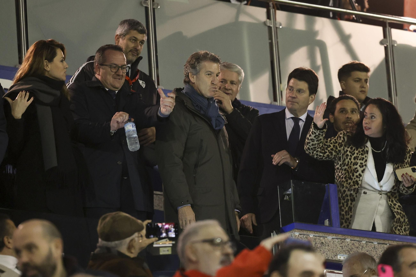 Alberto Núñez Feijóo, en el palco del Francisco de la Hera durante el Extremadura-Sevilla.