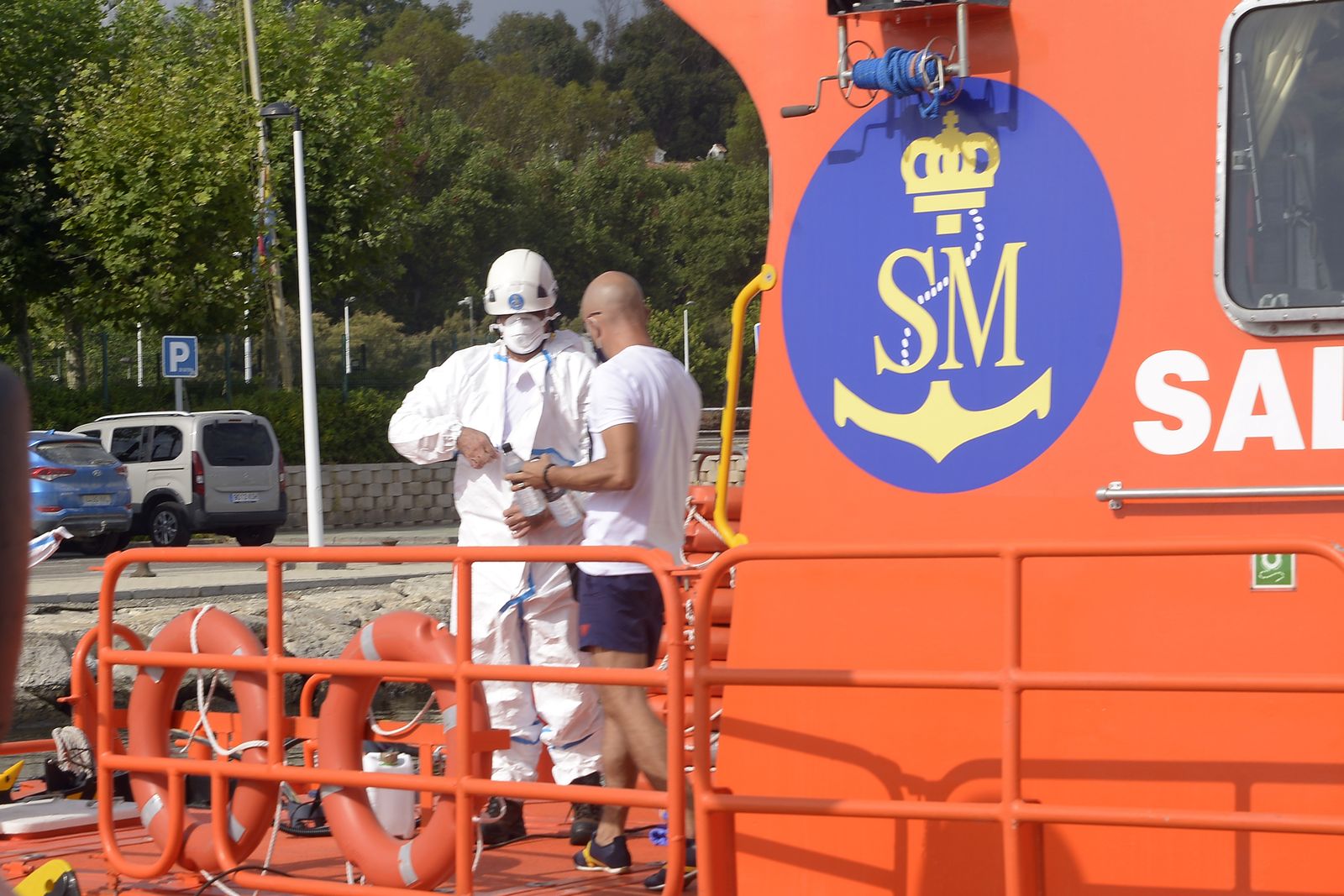 Fotos del desembarco del Denebola de Salvamento Marítimo